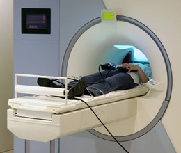 fMRI įranga eksperimento metu