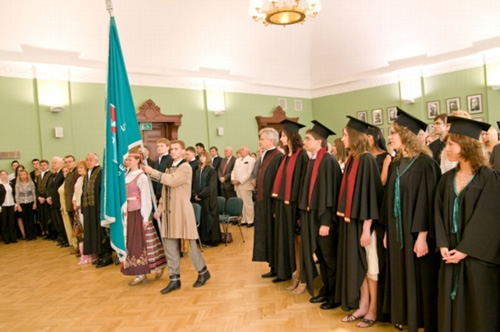 Įteikti sertifikatai geriausiems 2008 m. KTU absolventams