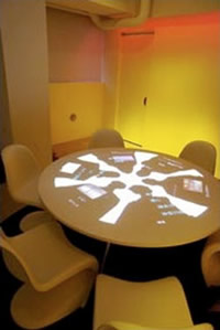 „Protingas“ stalas, skirtas interneto paieškai