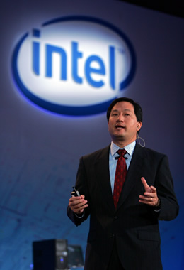 „Intel“ viceprezidentas ir Korporatyvinės technologijos grupės vadovas Andrew Chienas aptarė galimybes sujungti realųjį ir skaitmeninį pasaulius pasitelkiant pažangius jutiklius.