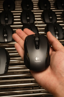„Logitech“ išsiuntė į prekybą milijardinę pelę