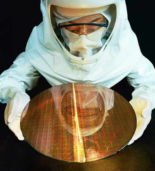„Intel“ užbaigė 32 nanometrų technologinio proceso tobulinimą