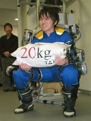 Robotizuoti egzoskeletai - būsimieji Japonijos ūkininkų pagalbininkai?