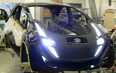Sukurtas automobilio su kėbule integruotais OLED displėjais prototipas