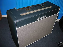 „Marshall JCM 800 2204“