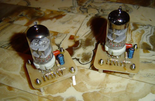 „Mosferatu“ – hibridinis lempinis, tranzistorinis stiprintuvas