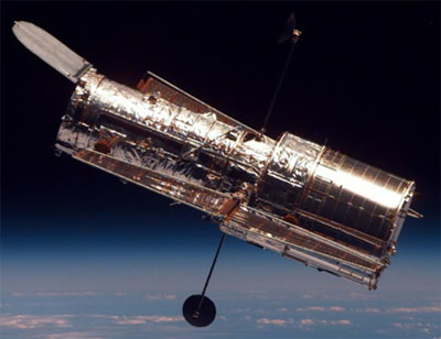 NASA astronautai sutaisė „Hubble“ teleskopą