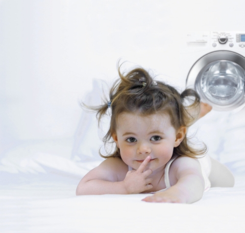 Naudojant programą „Baby Care“ iš vaikų drabužėlių pašalinami visi alergenai ir skalbimo priemonių likučiai, galintys suerzinti jautrią kūdikių odą.