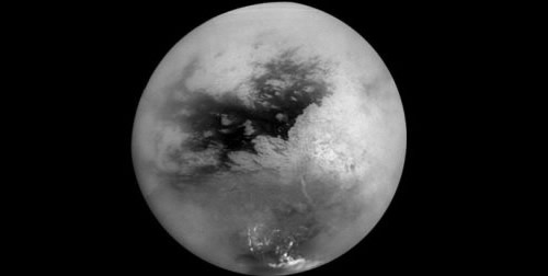 Saturno palydovas Titanas. NASA planuoja paleisti Titano jūras tirsiantį mokslinį laivą