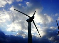Europa vienijasi atsinaujinančios energijos jėgainių statybai