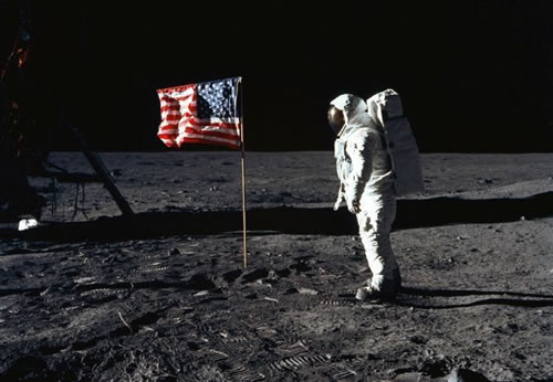 JAV astronautus Mėnulyje dar kartą pamatysime nebent po 2028 m.