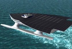 Vokietijoje pastatyta futuristinė „saulės jachta“