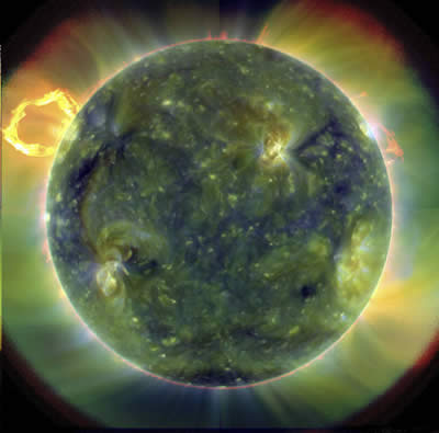 Saulės diskas SDO observatorijos (NASA) nuotraukoje