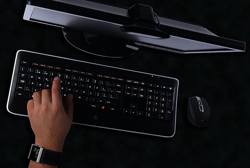 Wireless Illuminated Keyboard K800