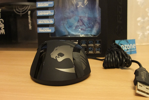 „Roccat KONE+“ žaidimų pelytės ir „Roccat TAITO“ kilimėlio apžvalga