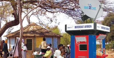 Kaimo gyvenvietėms Afrikoje – interneto būdelė, generuojanti energiją iš saulės
