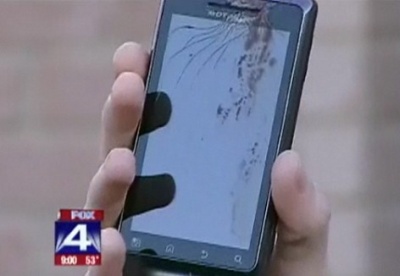 Rankoje susprogęs „Motorola Droid 2“ išmanusis sužalojo amerikiečiui ausį Rankoje susprogęs „Motorola Droid 2“ išmanusis sužalojo amerikiečiui ausį