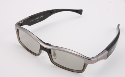 LG pristato dizainerio Alaino Mikli sukurtus trimačio vaizdo akinius