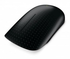 „Microsoft“ pademonstravo pelę „Touch Mouse“ su lietimui jautriu paviršiumi
