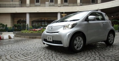 „Toyota iQ“ mažylis kitąmet taps elektromobiliu
