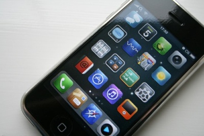 „iPhone 5“ ekranas gali „išaugti“ iki 4 colių