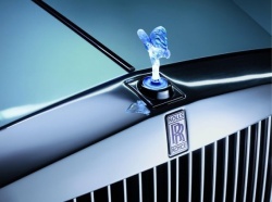 „Rolls-Royce“ patvirtino, kad kurs elektromobilį