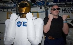 TKS astronautams į pagalbą atsiųstas robotas humanoidas