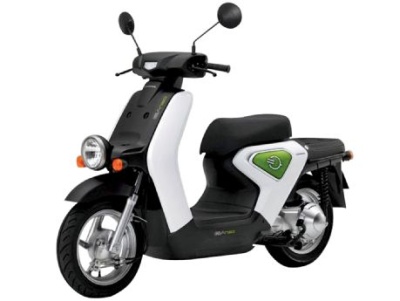 „Honda“ Europoje pristatė elektrinį motorolerį „Honda“ Europoje pristatė elektrinį motorolerį