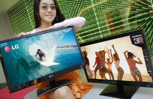 „LG Electronics“ pristato „Cinema 3D“ serijos monitorius