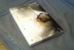 Programišiai internetu gali sprogdinti „MacBook“ akumuliatorius