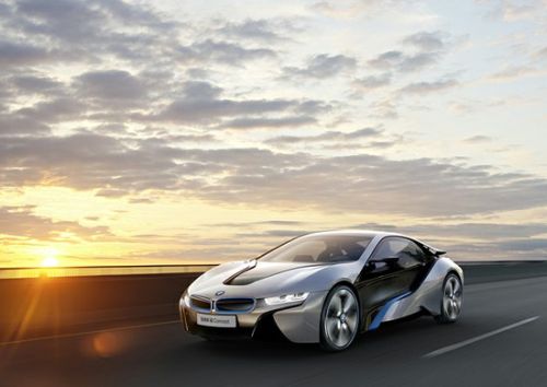 BMW pristatė koncepcinių elektromobilių „i8“ ir „i3“ galutinę viziją