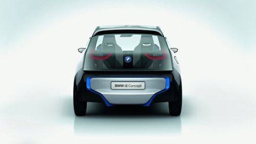 BMW pristatė koncepcinių elektromobilių „i8“ ir „i3“ galutinę viziją