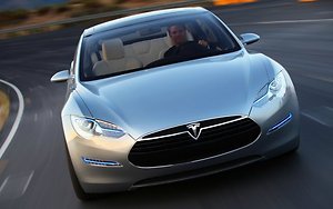 Naujojo „Tesla Model S“ debiutas – jau kitąmet
