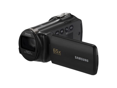 „Samsung“ pristato šeimai skirtą vaizdo kamerą SMX-F70