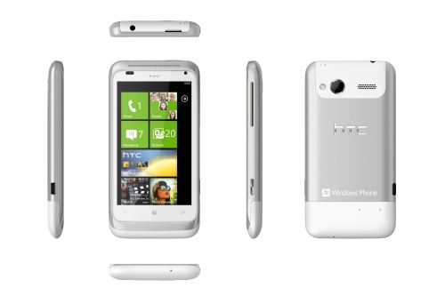 HTC pristatė du naujus telefonus su „Windows Phone“