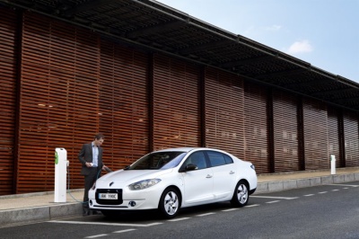 „Renault“ ruošiasi elektromobilių gamybos pradžiai „Renault“ ruošiasi elektromobilių gamybos pradžiai