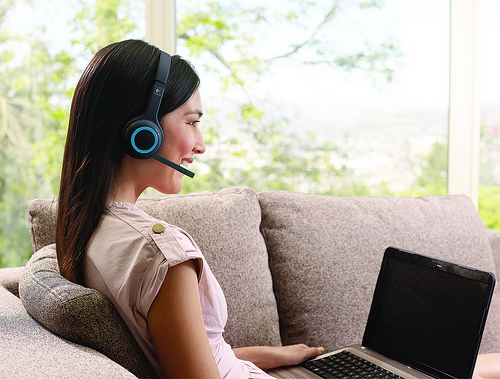 Naujos belaidės, ilgiau veikiančios „Logitech“ ausinės tinka ir muzikos klausytis, ir pokalbiams Naujos belaidės, ilgiau veikiančios „Logitech“ ausinės tinka ir muzikos klausytis, ir pokalbiams
