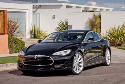 „Tesla Model S“ – pirmasis markės masinis elektromobilis „Tesla Model S“ – pirmasis markės masinis elektromobilis