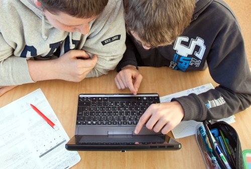 Privačių bendrovių iniciatyva Lietuvos moksleiviai testuoja skaitmeninio mokymosi būdą