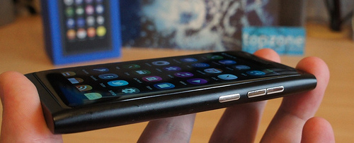„Nokia N9“ – išmaniųjų telefonų evoliucija?