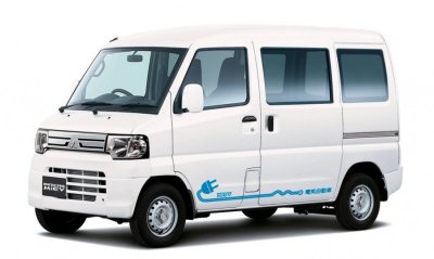 „Mitsubishi“ pradės prekiauti komerciniais elektromobiliais