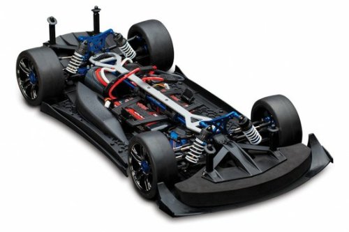 „Traxxas XO-1“: sportinis „quatro“ elektromobilis… Guliverio stiliumi