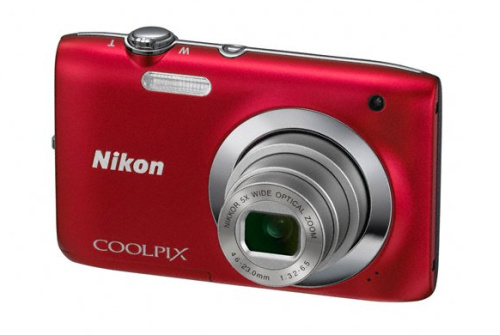 „Nikon“ pristato tris paprastus naudoti fotoaparatus