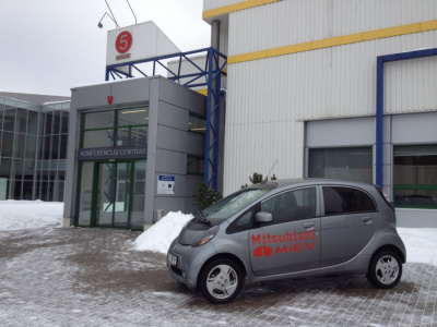 Elektromobilis „Mitsubishi i-MiEV“ trumpam užsuko į Lietuvą Elektromobilis „Mitsubishi i-MiEV“ trumpam užsuko į Lietuvą