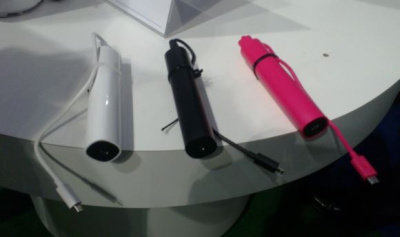 „Nokia“ siūlo išsekusią telefono bateriją atgaivinti vibratoriaus formos krovikliu „Nokia“ siūlo išsekusią telefono bateriją atgaivinti vibratoriaus formos krovikliu
