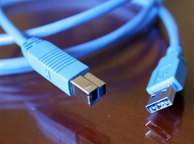 USB 4.0 gali pasinaudoti optiniais duomenų perdavimo kanalais