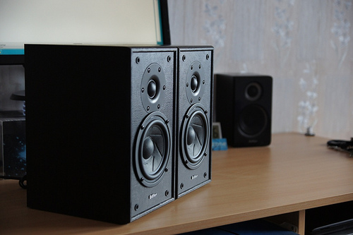 „Edifier R1900TII“ 2.0 garso sistema – biudžetinis Hi-Fi „Edifier R1900TII“ 2.0 garso sistema – biudžetinis Hi-Fi