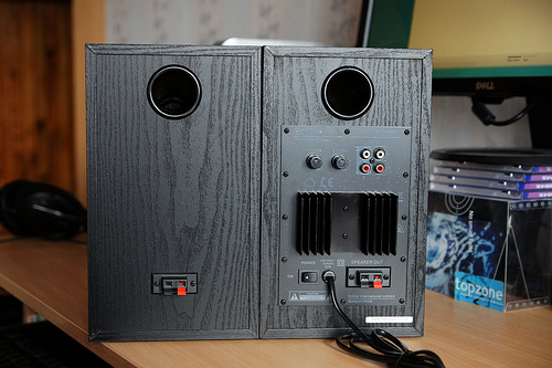 „Edifier R1900TII“ 2.0 garso sistema – biudžetinis Hi-Fi „Edifier R1900TII“ 2.0 garso sistema – biudžetinis Hi-Fi