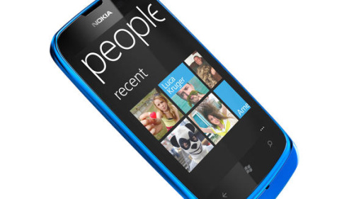 Dėl milžiniškų nuostolių atleistas „Nokia“ pardavimų vadovas, braška ir S. Elopo kėdė