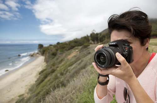 Naujasis „Sony SLT-A37“: spartaus fotografavimo ir HD filmavimo galimybės viename